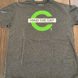 Used “Mind the gap” Chive shirt. size XL. KCCO